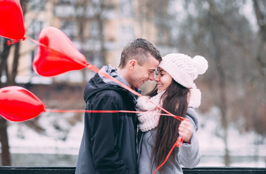 How to Choose a Dating App