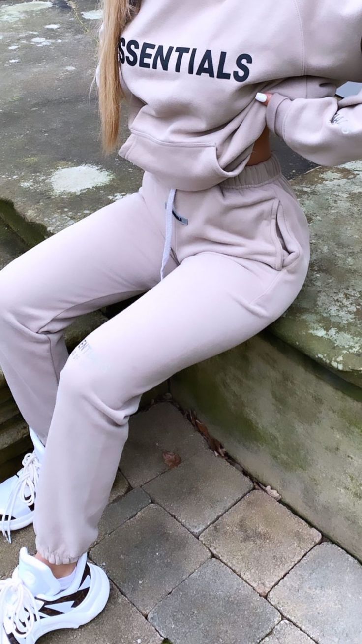 Essentials Tracksuit and the Art of Balancing Body